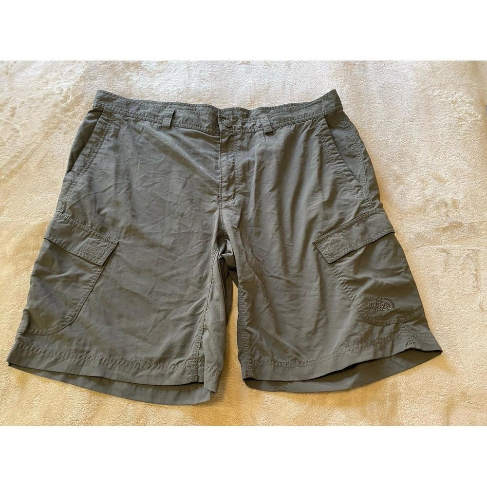 The North Face Shorts Men 38 Cargo Pockets Nylon s54